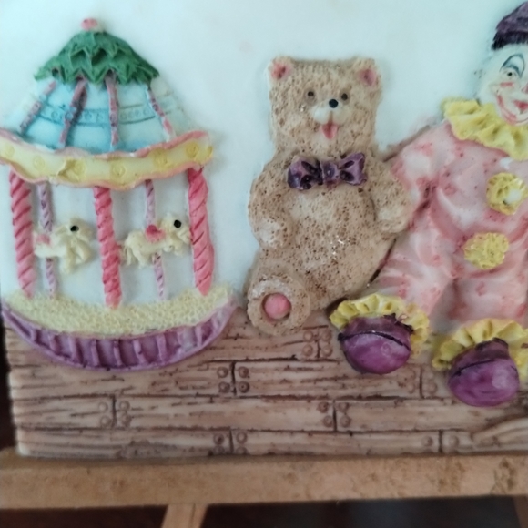 Table/Desk top Clown Portrait on Easel - Picture 7 of 13